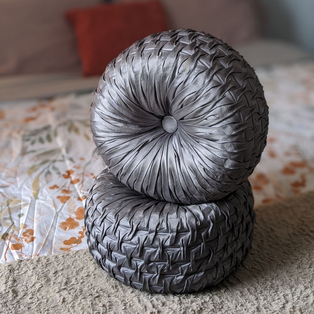 BOMBAY Round Accent Pillows (Set of 2)